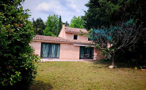Castle for Sale in Carpentras, Provence-Alpes-Côte d'Azur, France