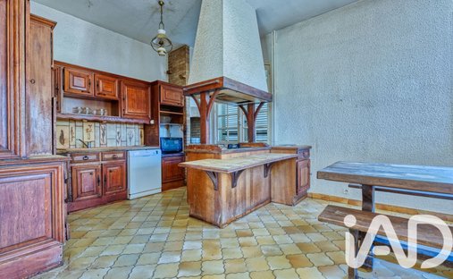 Castle for Sale in Mérignac, Nouvelle-Aquitaine, France