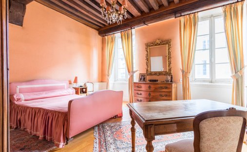 Castle for Sale in Dijon, Bourgogne-Franche-Comté, France