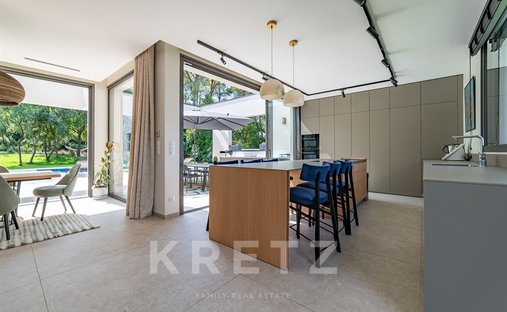 Castle for Sale in Montpellier, Occitanie, France