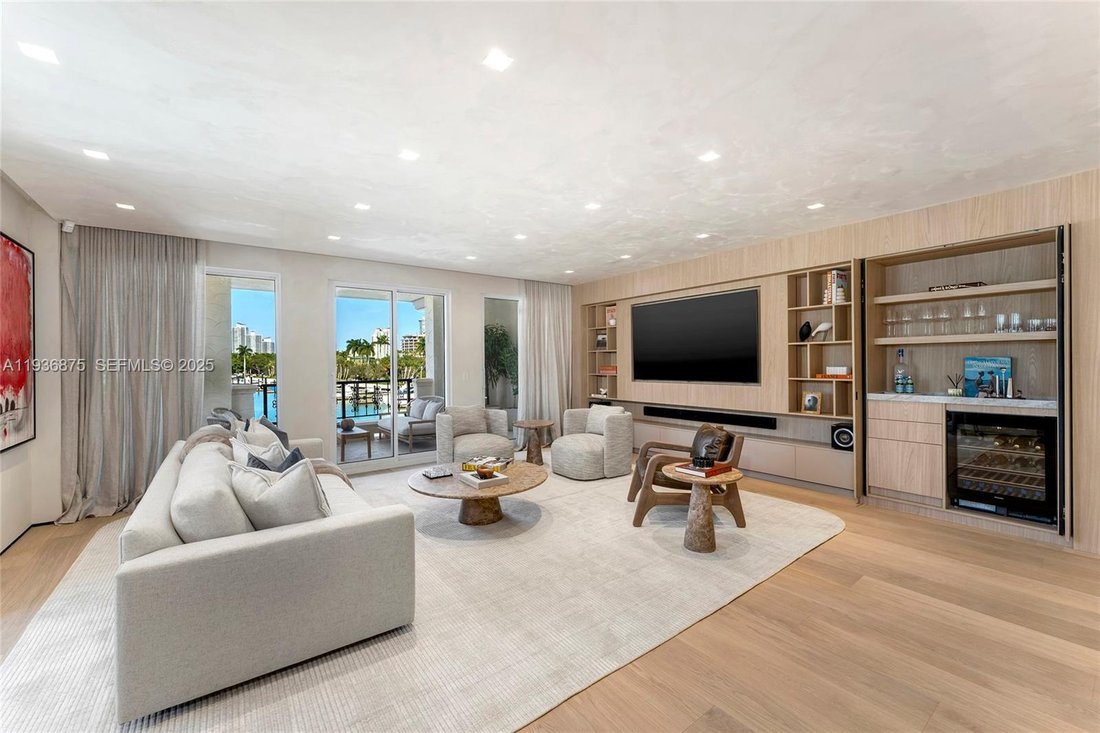 Condo in Miami Beach, Florida, United States 5 - 16869133