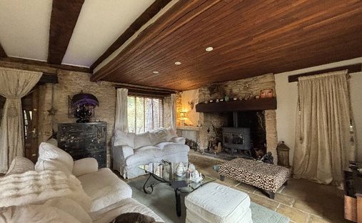 Castle for Sale in Le Bugue, Nouvelle-Aquitaine, France