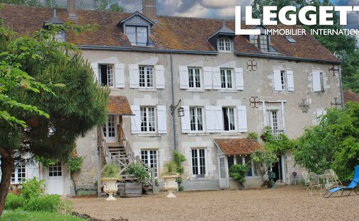 Spacious Property With Separate Guest Lodgings In Wooded Park Of 19 Acres, 15 Km From Blois.