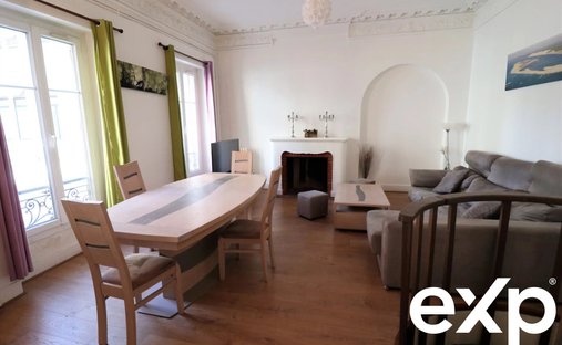 Superb 18th Century Château With C. 12 Ha Of Land