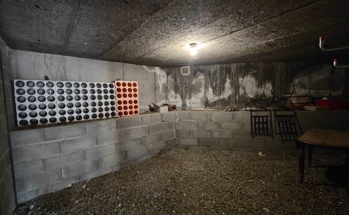 Castle for Sale in Clermont-Ferrand, Auvergne-Rhône-Alpes, France