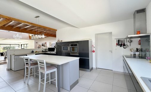 Castle for Sale in Dax, Nouvelle-Aquitaine, France