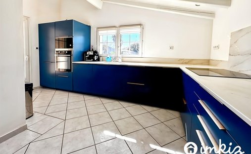 Sale Of Equestrian Estate Aimargues, 260m² 6 Rooms 1,050,000€ With Swimming Pool