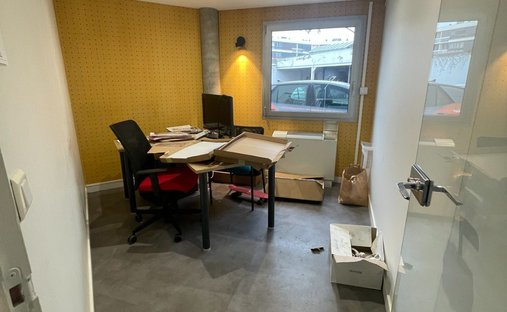 Castle for Sale in Clermont-Ferrand, Auvergne-Rhône-Alpes, France