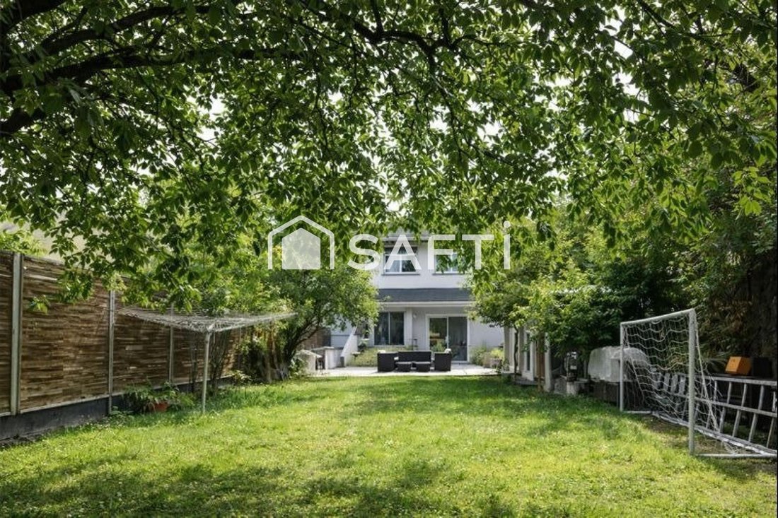House in Le Saule Blanc, Bondy, France 4 - 16852205