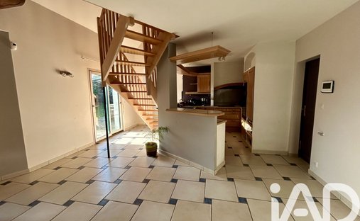 House 379m² Living Space, Great Comfort And Geothermal Energy