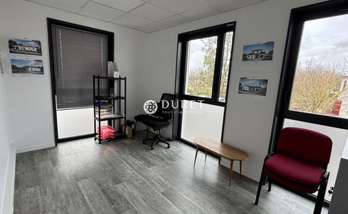 19th C. Chateau In The Vendée Suitable For Tourist Use