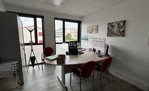 19th C. Chateau In The Vendée Suitable For Tourist Use