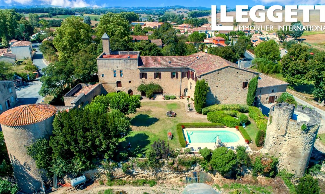 Tarn : Luxurious Medieval Castle Totally Restored Near Albi, With Gites, Swimming Pool And 2 H Of La
