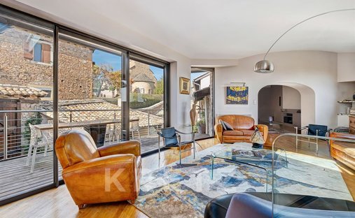 Castle for Sale in Juliénas, Auvergne-Rhône-Alpes, France - 5