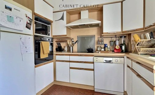 Historic 19th Century Château – Family Vineyard Estate In Charente Maritime