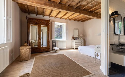 Castle for Sale in Feurs, Auvergne-Rhône-Alpes, France