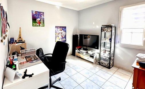 Sale Of Equestrian Estate Aimargues, 260m² 6 Rooms 1,050,000€ With Swimming Pool