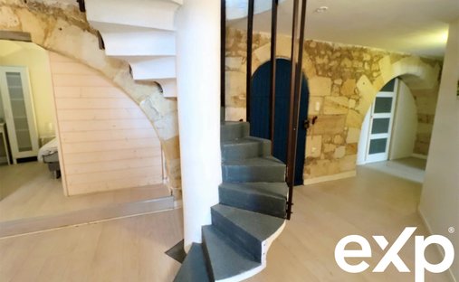 Superb 18th Century Château With C. 12 Ha Of Land