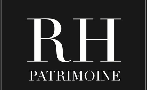 Superb 18th Century Château With C. 12 Ha Of Land