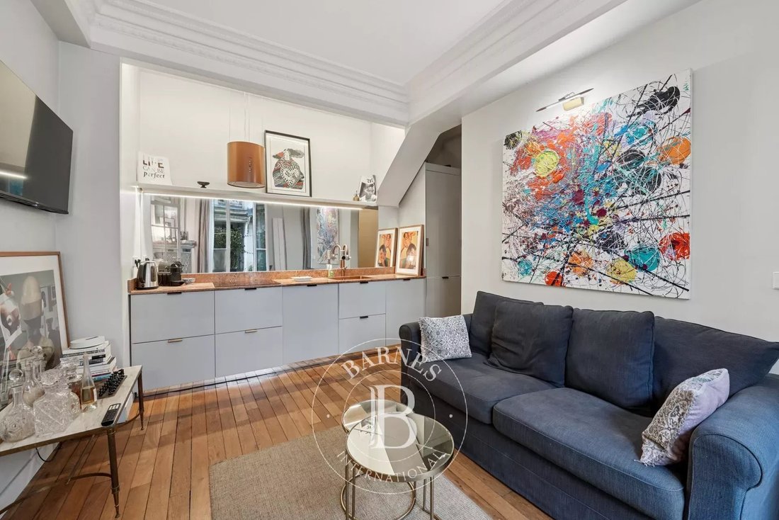Apartment in Saint Thomas d'Aquin, Paris 7e Arrondissement, Paris 5 - 16879860