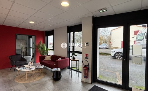 19th C. Chateau In The Vendée Suitable For Tourist Use - 3