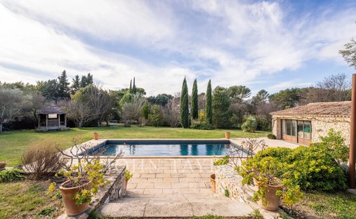 Castle for Sale in Aix-en-Provence, Provence-Alpes-Côte d'Azur, France