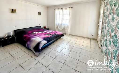 Sale Of Equestrian Estate Aimargues, 260m² 6 Rooms 1,050,000€ With Swimming Pool