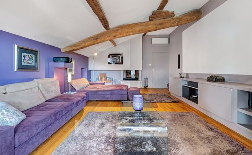 Castle for Sale in Juliénas, Auvergne-Rhône-Alpes, France