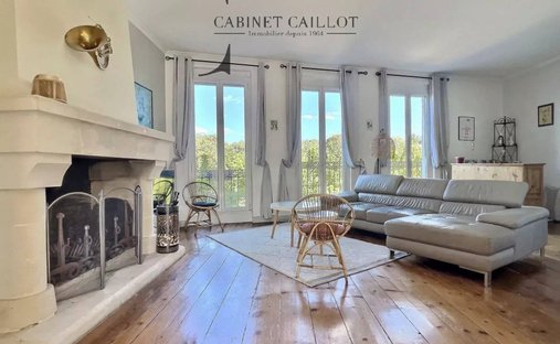 Historic 19th Century Château – Family Vineyard Estate In Charente Maritime