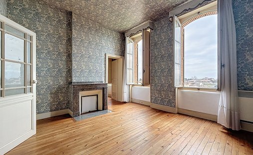 Castle for Sale in Caraman, Occitanie, France