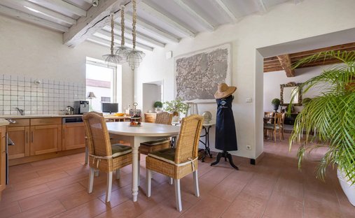 Castle for Sale in Feurs, Auvergne-Rhône-Alpes, France