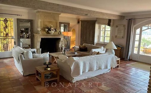 Castle for Sale in Le Plan-de-la-Tour, Provence-Alpes-Côte d'Azur, France - 5