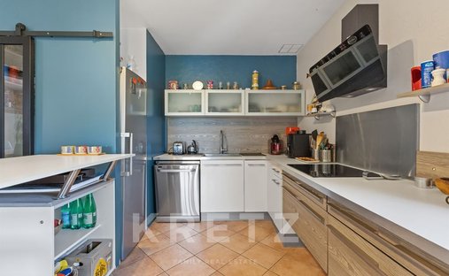 Castle for Sale in Manosque, Provence-Alpes-Côte d'Azur, France