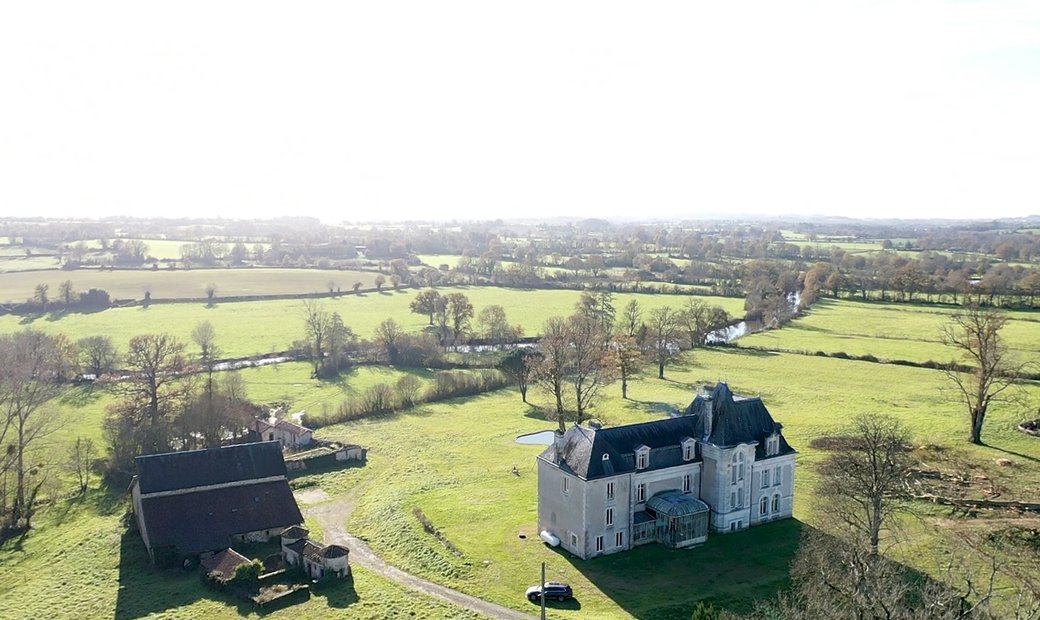 Castle for Sale in Cerizay, Nouvelle-Aquitaine, France