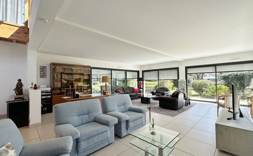 Castle for Sale in Dax, Nouvelle-Aquitaine, France