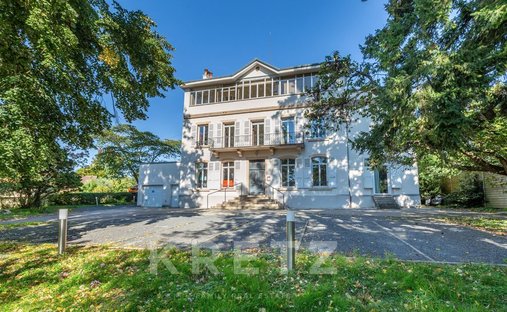 Beautiful Property Of The XI Xth Century Of Tuscan Style In The Heart Of A Closed Park And Raises Abo