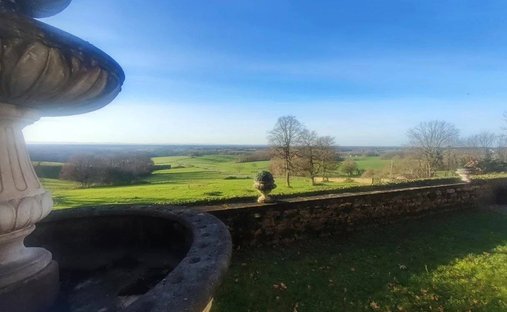 Castle for Sale in Bourg-en-Bresse, Auvergne-Rhône-Alpes, France
