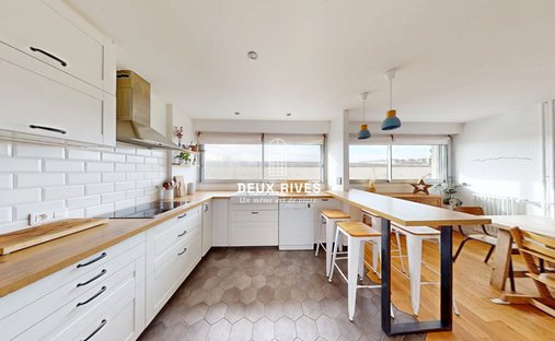 Vendée (85) 18th Century Listed Chateau Estate Of 42 Hectares