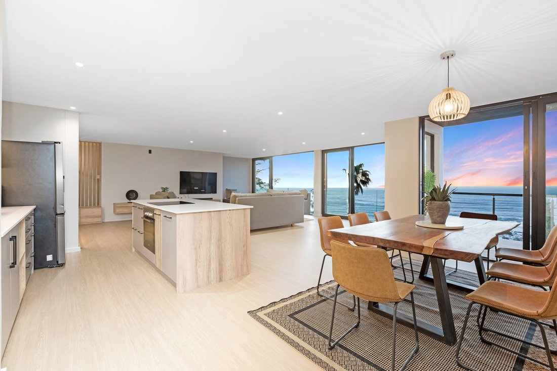 House in Camps Bay, Cape Town, South Africa 4 - 16858605
