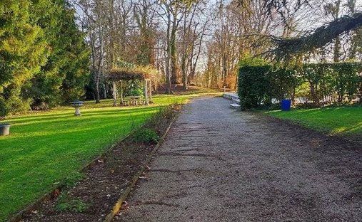 Castle for Sale in Bourg-en-Bresse, Auvergne-Rhône-Alpes, France