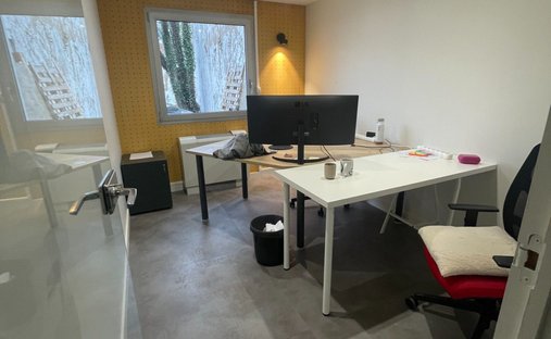 Castle for Sale in Clermont-Ferrand, Auvergne-Rhône-Alpes, France