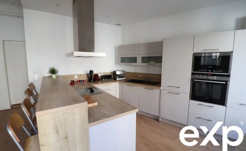 Superb 18th Century Château With C. 12 Ha Of Land