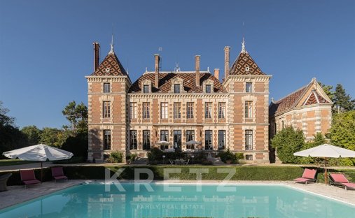 Beautiful Property Of The XI Xth Century Of Tuscan Style In The Heart Of A Closed Park And Raises Abo