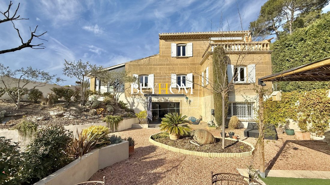 House in Taillades, Provence-Alpes-Côte d'Azur, France 1 - 16888190