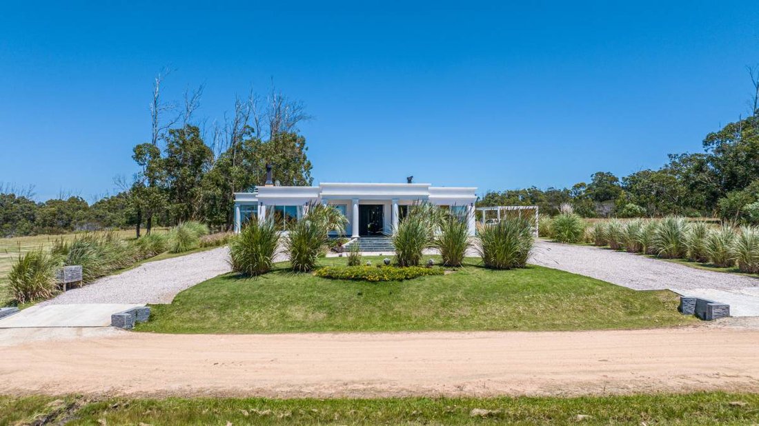 House in Las Garzas, Rocha Department, Uruguay 2 - 16863221
