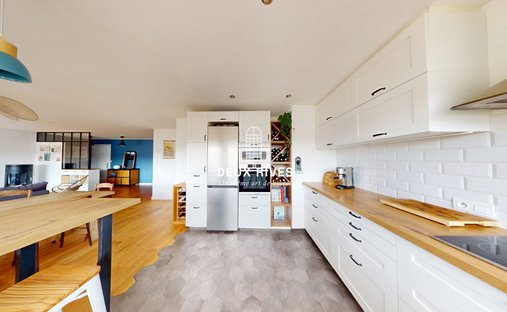 Vendée (85) 18th Century Listed Chateau Estate Of 42 Hectares