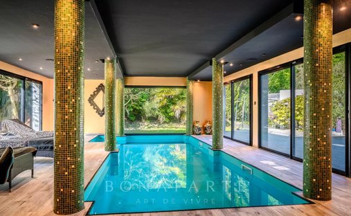 Perched In The Hills Of The Vire Valley, With 22 Hectares Of Land, A Listed Chateau From The