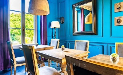 Castle for Sale in Niort, Nouvelle-Aquitaine, France