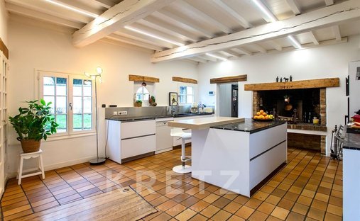 Magnificent Event Castle Hotel, Restaurant, Wedding, Seminar, Gite, Swimming Pool And Spa