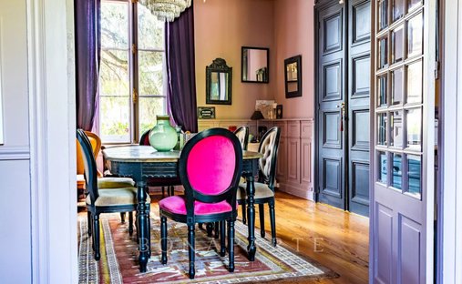 Castle for Sale in Niort, Nouvelle-Aquitaine, France